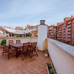 Two Bedroom Townhouse Within 10Min Walk From Beach